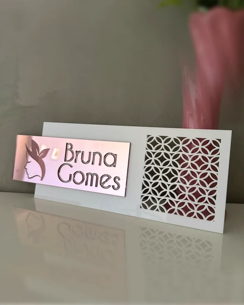 Placa de porta em acrílico
