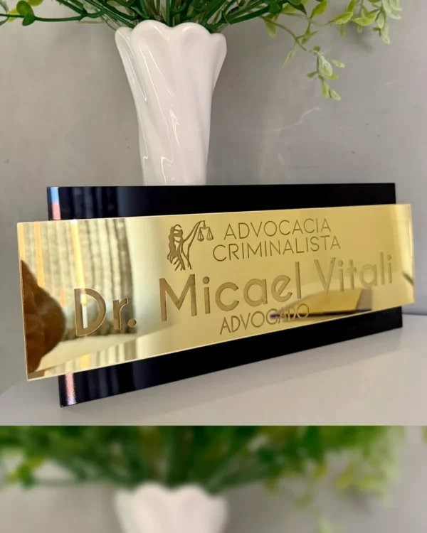 Placa de porta em acrílico